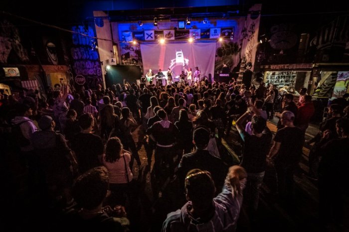 Ilustračný obrázok k článku Čaká nás TÝŽDEŇ plný ZÁBAVY: Zažijeme KONCERTY aj STAND-UP známych komikov