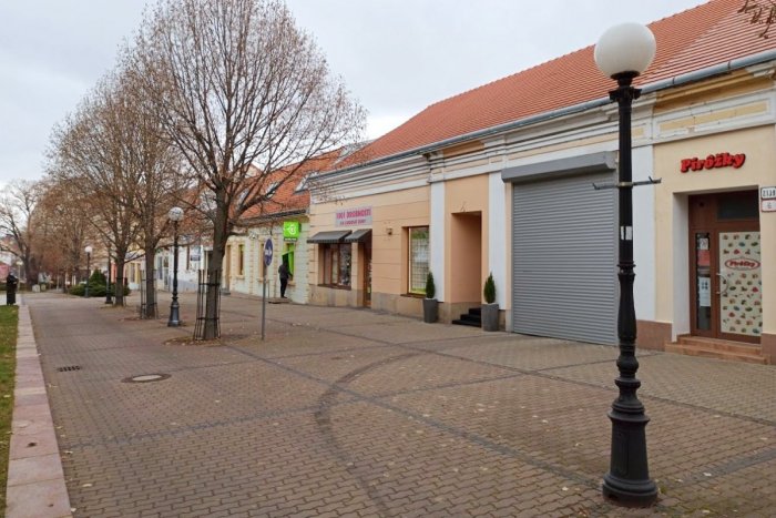 Ilustračný obrázok k článku Život sa vráti aj do ulíc Zlatých Moraviec! Otvárať sa konečne budú nielen obchody