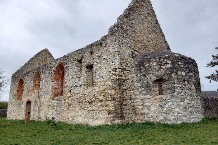 Ilustračný obrázok k článku Poznáte toto miesto? V okruhu jedného kilometra nájdete hneď tri turistické atrakcie