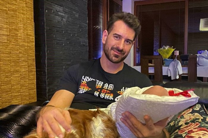 Ilustračný obrázok k článku Bývalý hokejista Valábik prežil najhoršie chvíle: S manželkou bojoval o život dcérky