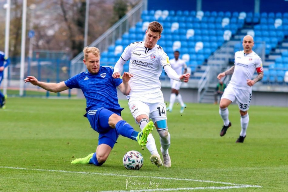 Ilustračný obrázok k článku Futbalová Nitra sa potápa: Po prehre so Senicou spadla na POSLEDNÉ miesto