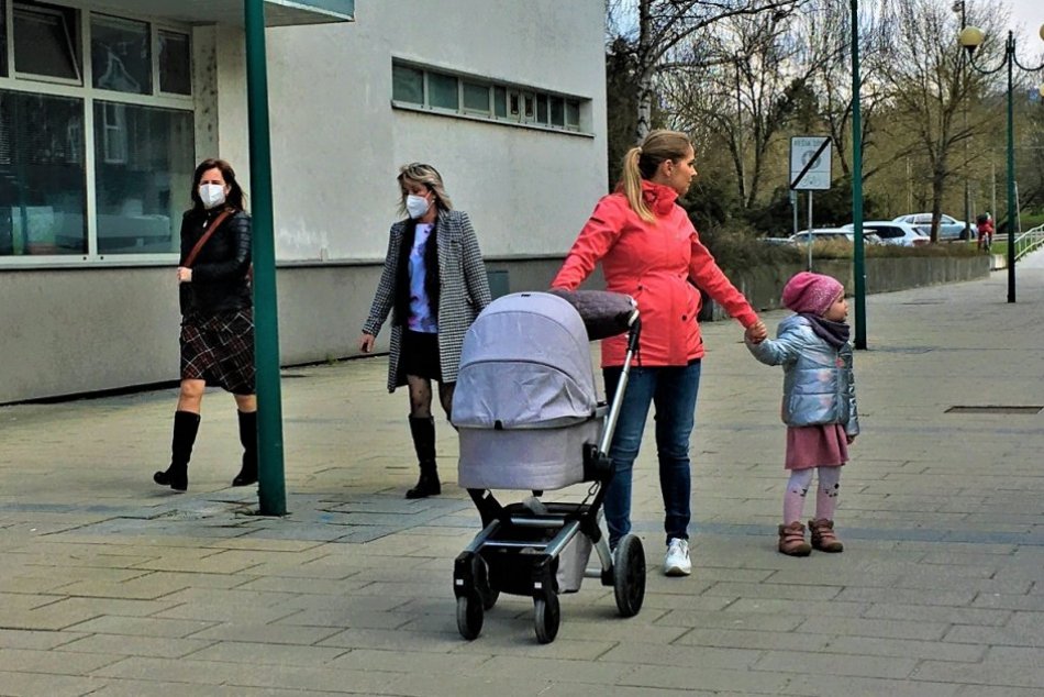 Ilustračný obrázok k článku Považskobystrický okres opúšťa stupne varovania: Polepší si na oranžovú farbu