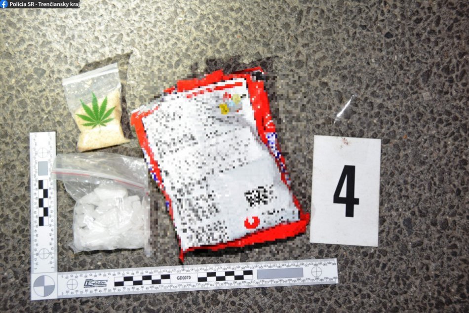 Ilustračný obrázok k článku Záťah trenčianskych kriminalistov: Z ulíc zmizli tisíce dávok pervitínu, FOTO