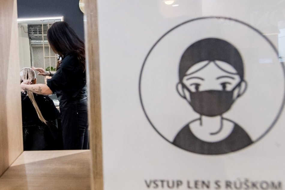 Ilustračný obrázok k článku Aké obmedzenia budú v červených okresoch? V STREHU musia byť hlavne nezaočkovaní!