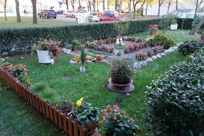 Ilustračný obrázok k článku Pochváľte sa! Petržalka spustila nominácie na najkrajšie predzáhradky