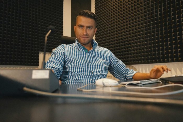 Ilustračný obrázok k článku Pandémia neobišla ani režisérov. Pracujú dvakrát dlhšie za rovnaký honorár