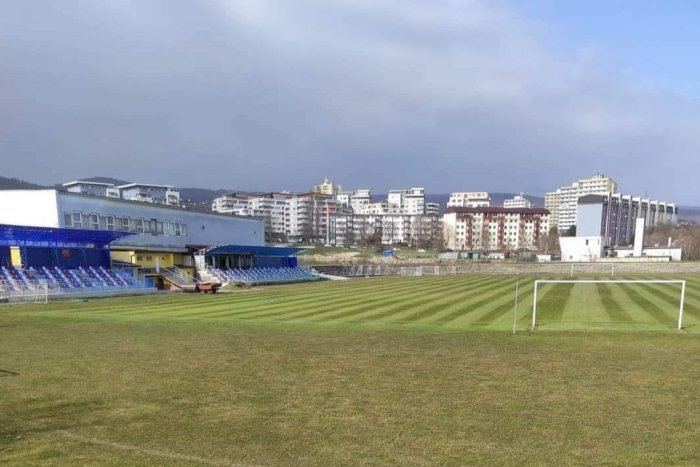 Ilustračný obrázok k článku Futbalový klub z Rače dal košom Barcelone, Juventusu či Arsenalu! Aký je ich DÔVOD?