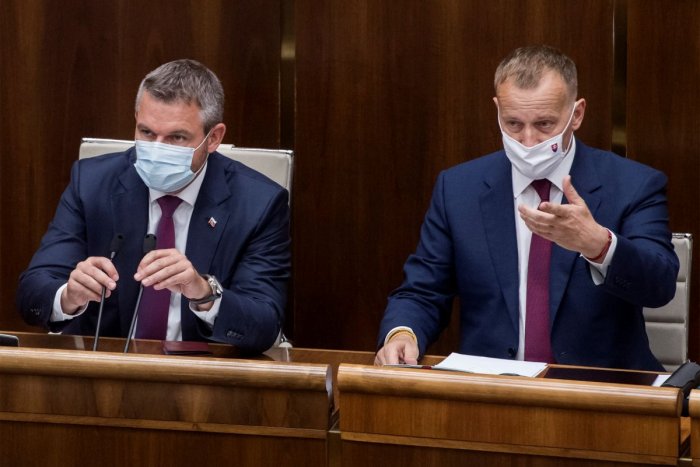 Ilustračný obrázok k článku Volebný prieskum: Dominuje Hlas, stúpajú kollárovci a progresívci! Kto sa PREPADOL?