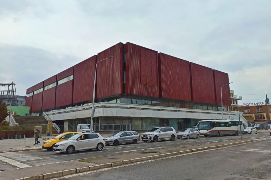 Ilustračný obrázok k článku Nostalgia ako hrom: Nitrania budú opäť chodiť do Prioru!