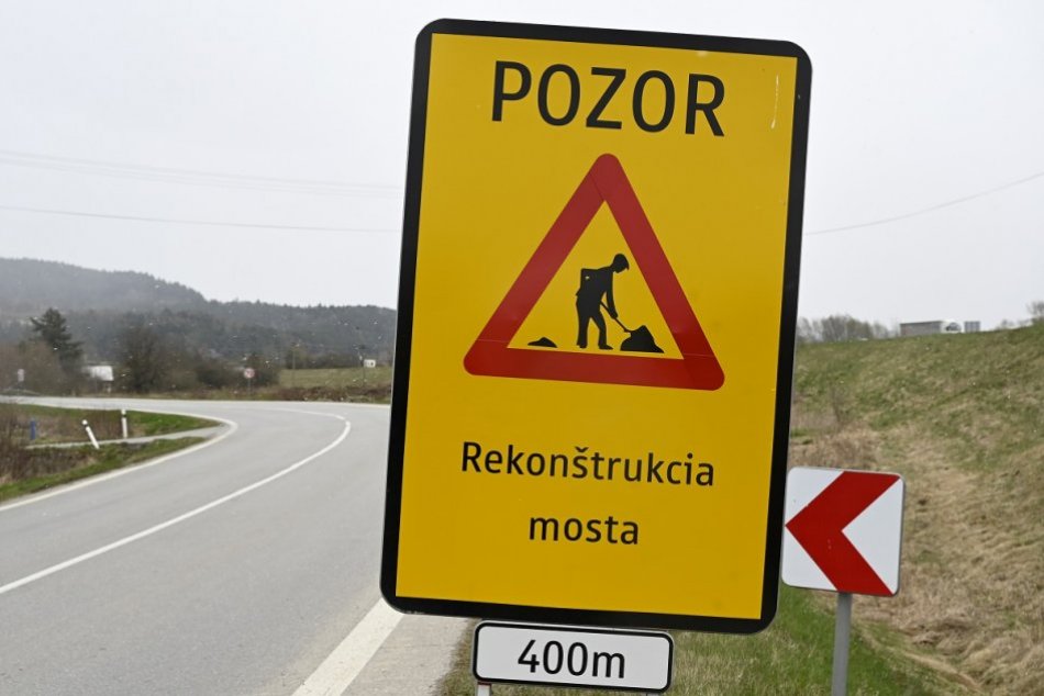 Ilustračný obrázok k článku Kluknavský most sa dočkal rekonštrukcie: Pripravte sa na obmedzenie