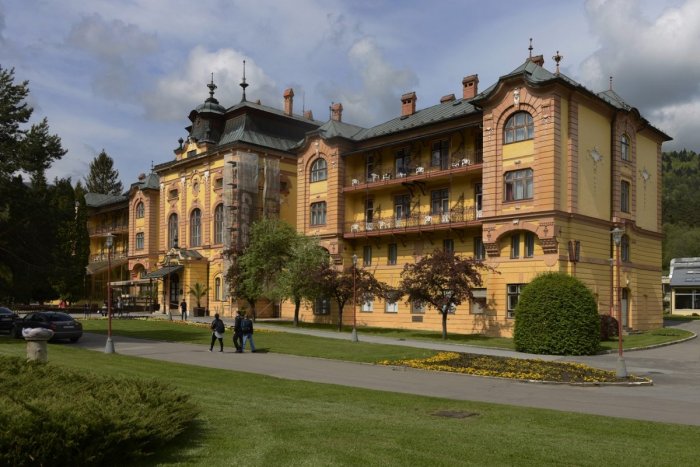 Ilustračný obrázok k článku V kúpeľoch sa pacienti zotavujú po Covide: Využíva sa inhalovanie, aj laserová terapia