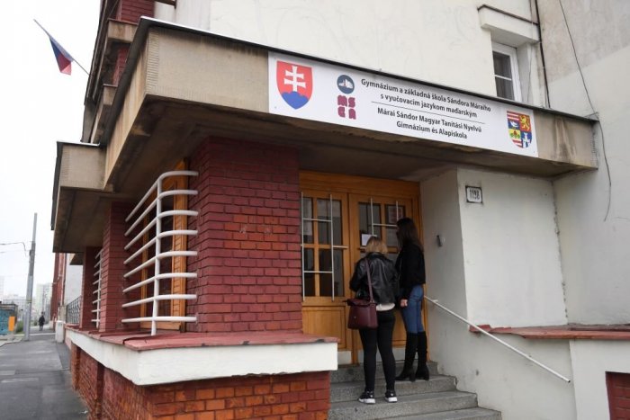 Ilustračný obrázok k článku V maďarčine sa učí na 10 krajských školách. Koľko žiakov má o nich záujem?