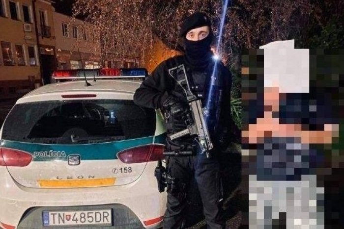 Ilustračný obrázok k článku V rozostavanom dome v Trenčíne asi policajtov nečakal: Muža šupli rovno do Ilavy