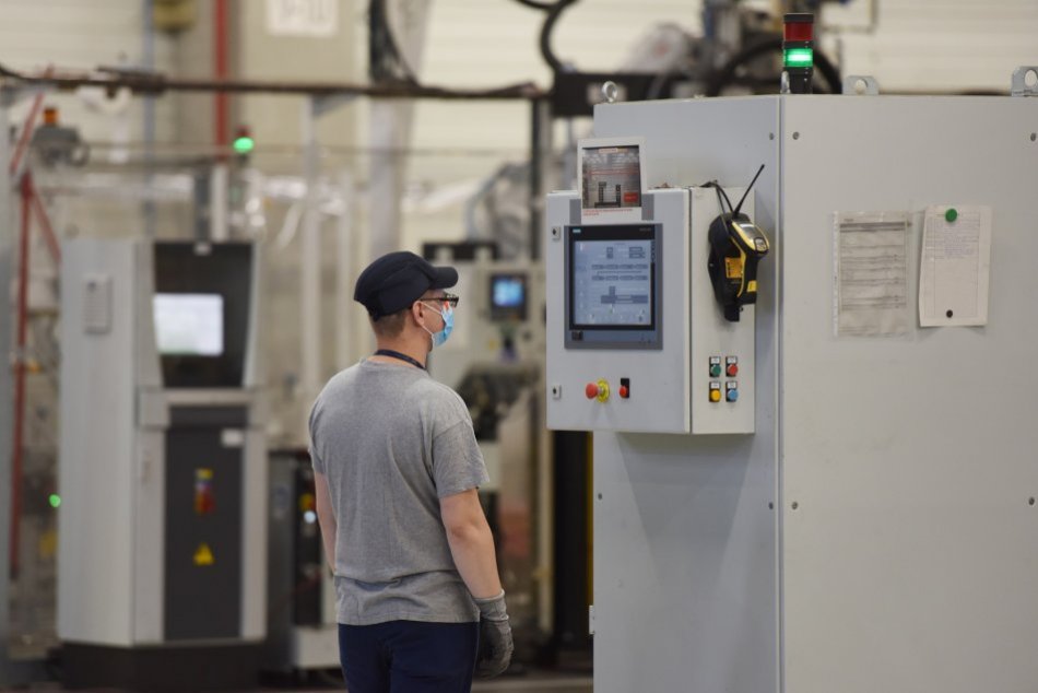 Ilustračný obrázok k článku Nový závod v Partizánskom vytvorí stovky pracovných miest: Začal nábor zamestnancov