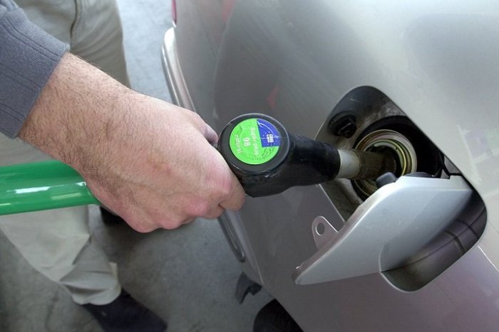 Ilustračný obrázok k článku Motoristi nebudú radi: Nafta aj benzín zdraželi! Ak ale tankujete LPG, ušetríte