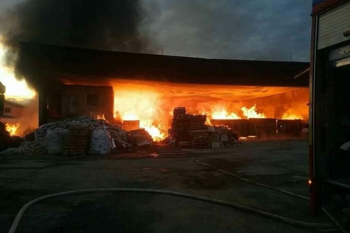 Ilustračný obrázok k článku Požiar neďaleko Spišskej: Hasiči zasahovali v bývalom družstve