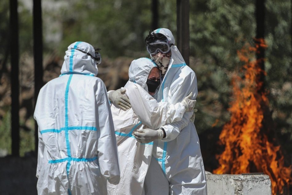 Ilustračný obrázok k článku Zábery, z ktorých MRAZÍ: Telá obetí horia na hraniciach, nemocnice sú beznádejne plné!