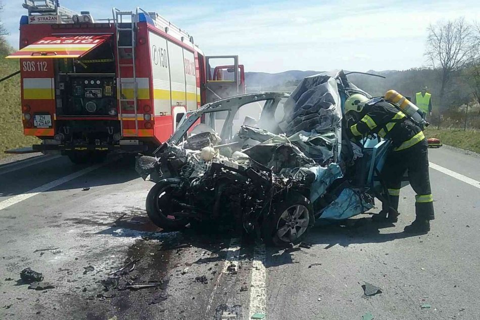 Ilustračný obrázok k článku Tragická nehoda na obchvate Žiaru: O život prišiel vodič osobného auta, FOTO