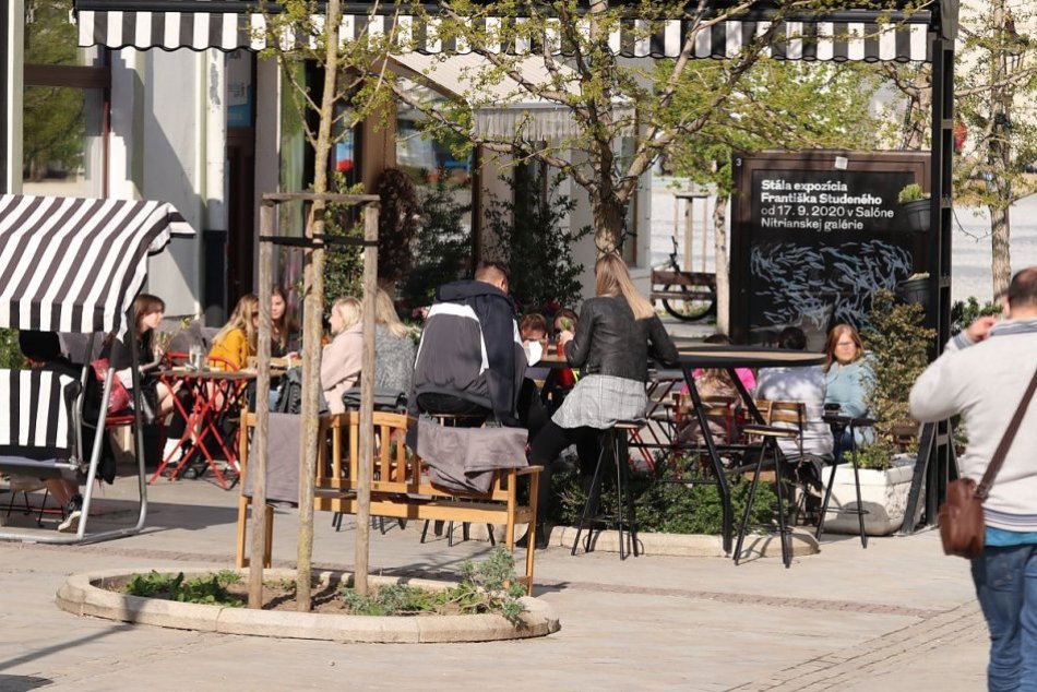 Ilustračný obrázok k článku Meníme farby! Od pondelka bude mať Nitriansky kraj 5 ŽLTÝCH okresov