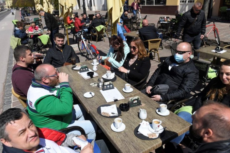 Ilustračný obrázok k článku WHO varuje pred uvoľňovaním opatrení: Môže to vyvolať DOKONALÚ BÚRKU či indickú krízu!