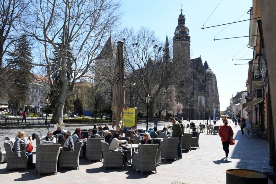 Ilustračný obrázok k článku Nové farby COVID automatu: Akú bude mať od pondelka náš okres?