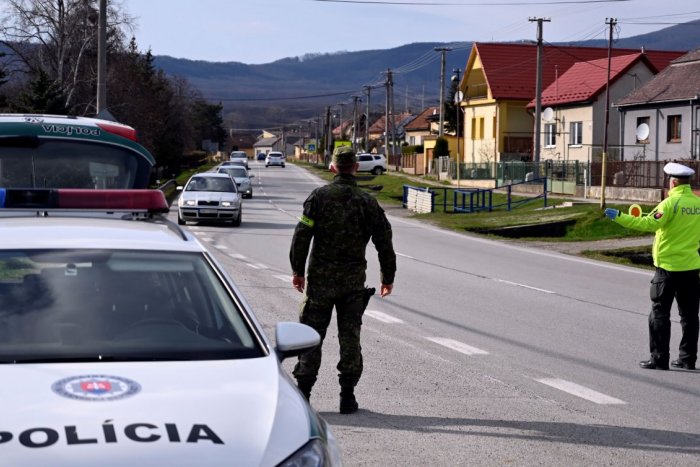 Ilustračný obrázok k článku Policajné KONTROLY za minulý týždeň: TÚTO sumu vyzbierali od tých, čo porušili opatrenia!