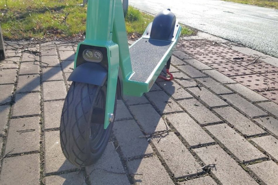 Ilustračný obrázok k článku Platíte deťom v Bystrici jazdu na elektrickej kolobežke? Dôsledky vás môžu nemilo prekvapiť