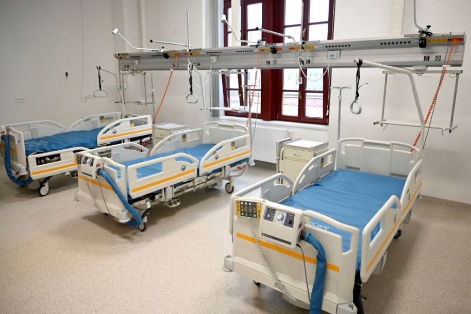 Ilustračný obrázok k článku Skvelé správy z humenskej nemocnice! Umelú pľúcnu ventiláciu potrebuje len 1 pacient