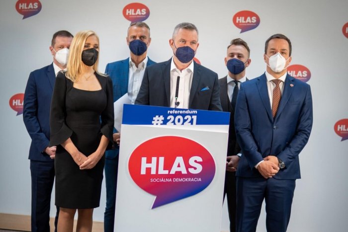 Ilustračný obrázok k článku Najnovší prieskum: VOĽBY by ovládol Pellegriniho Hlas, strana Za ľudí prepadla!