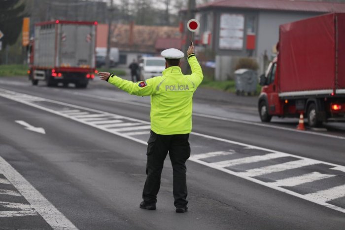 Ilustračný obrázok k článku PODOZRIVÁ jazda neunikla pozornosti policajtov: Prišlo ŠOKUJÚCE odhalenie, FOTO vnútri
