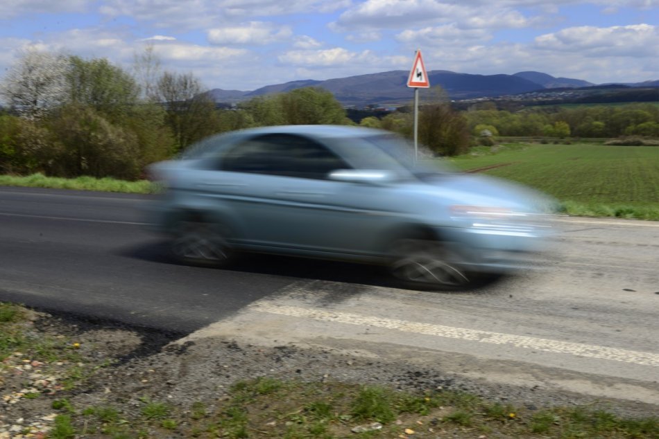 Ilustračný obrázok k článku Plán na rekonštrukciu cesty medzi Partizánskym a Oslanmi: TERMÍN možného začiatku