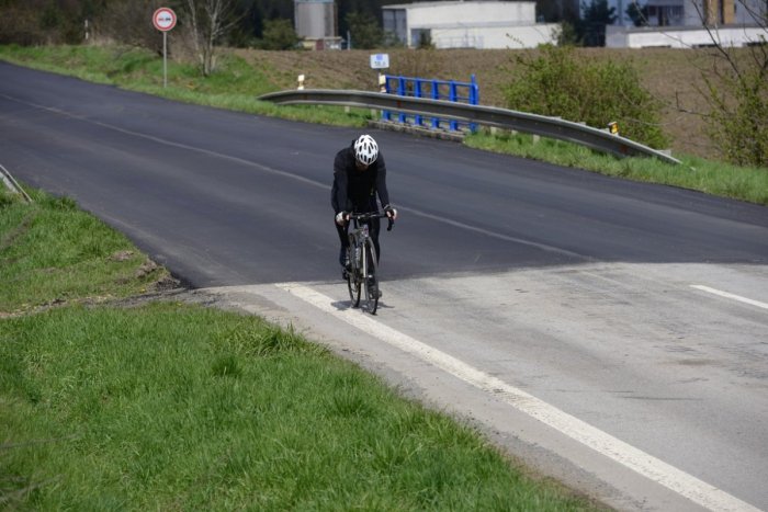 Ilustračný obrázok k článku Cestu pri Prešove zrekonštruovali: Úsek medzi Kendicami a Haniskou po novom, FOTO