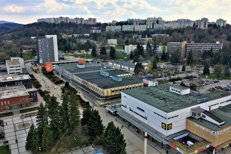 Ilustračný obrázok k článku Prečo je okres Považská Bystrica stále bordový? DÁTUM, odkedy sa to môže zlepšiť