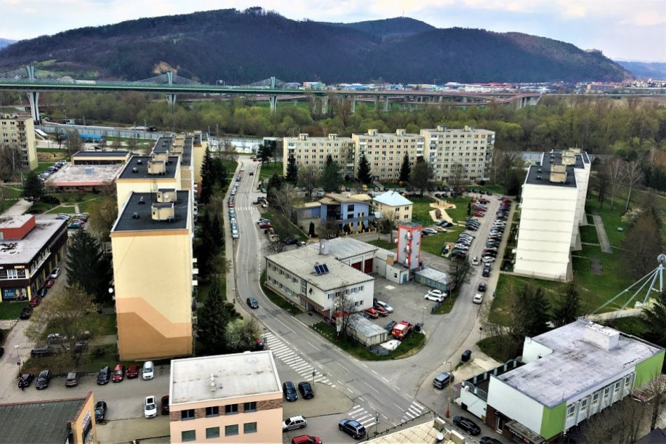 Ilustračný obrázok k článku Sídlisko Stred čakajú krušné týždne: Obmedzí sa parkovanie, vypnú teplú vodu