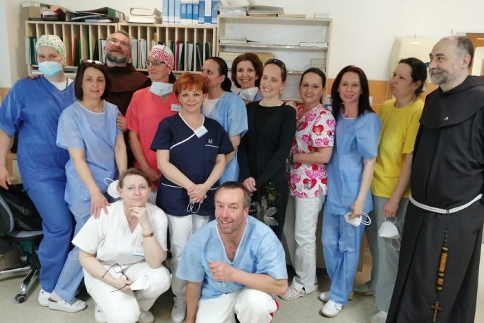 Ilustračný obrázok k článku Rehoľníci sa len nemodlia: Keď bolo najhoršie, pracovali v trnavskej nemocnici