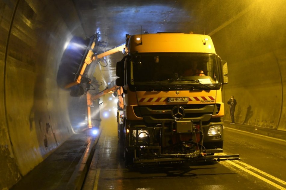 Ilustračný obrázok k článku Vodičov čaká obchádzka: Tunel Branisko si vyžaduje ďalšiu mimoriadnu uzáveru