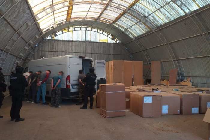 Ilustračný obrázok k článku Na východe odhalili nelegálnu tabakovú výrobňu. Zaistili 10 ton tabaku, FOTO