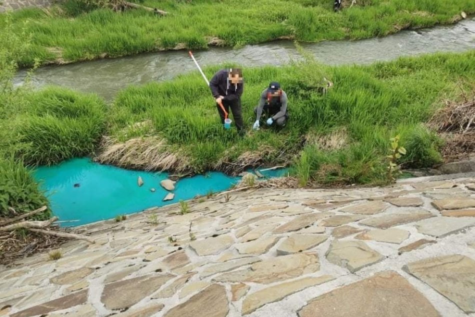 Ilustračný obrázok k článku Do Neresnice vytekala neznáma látka: K čomu sa priznal vypátraný Zvolenčan? FOTO