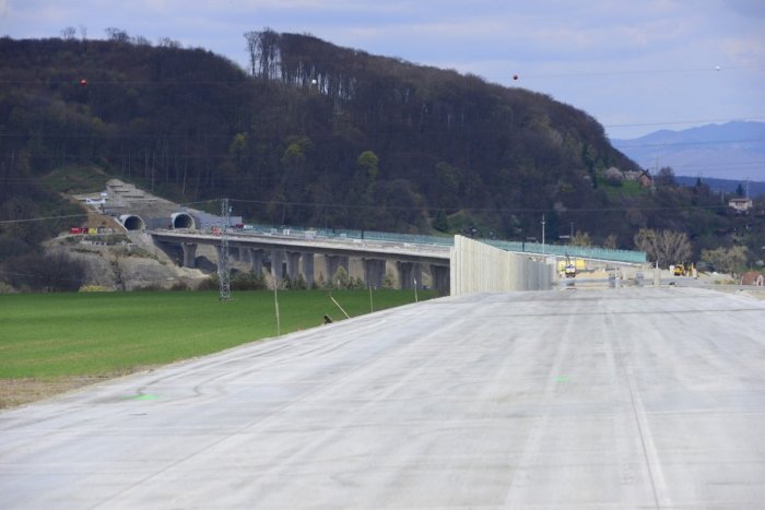 Ilustračný obrázok k článku Letný termín odovzdania stavby sa možno nestihne: Juhozápadný obchvat Prešova na FOTO