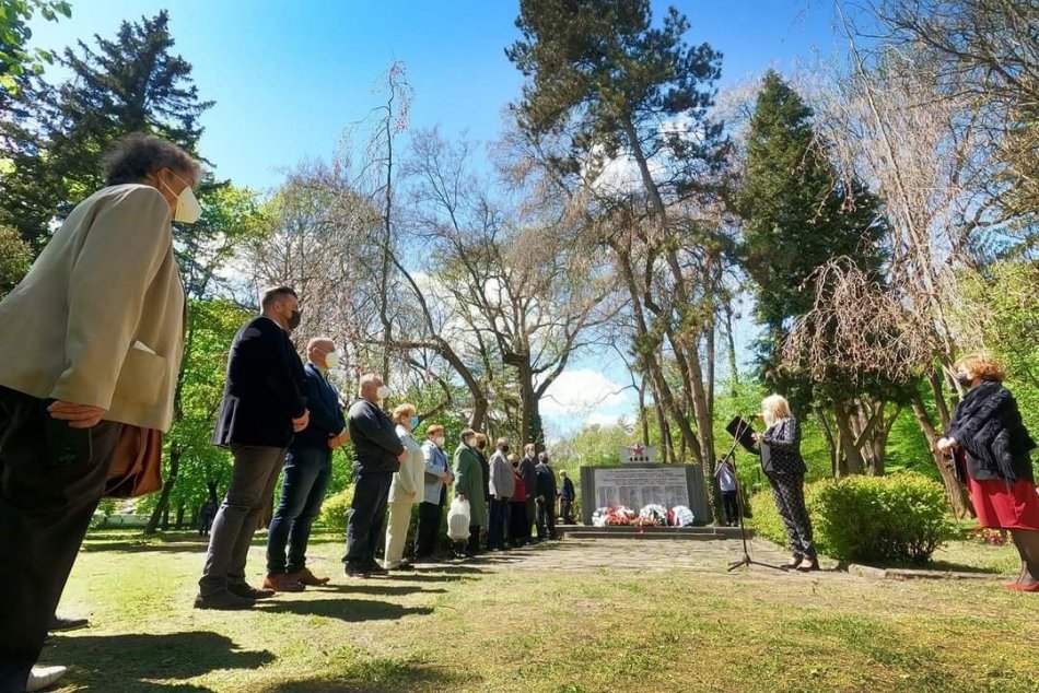 Ilustračný obrázok k článku Aj Lučenec si pripomenul 76. výročie ukončenia vojny: Bez divákov a s obmedzeniami, FOTO