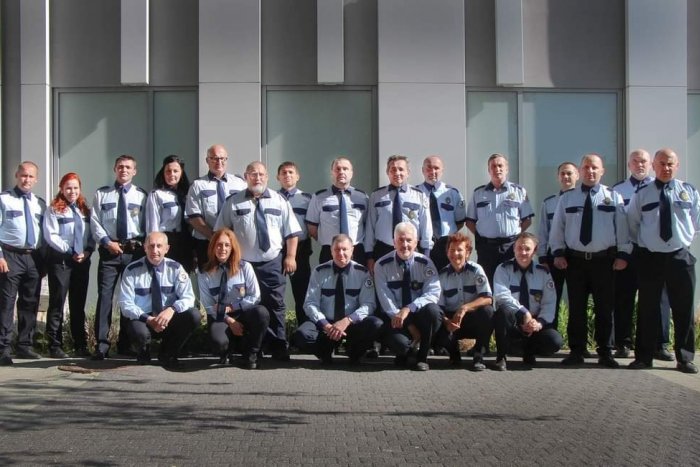 Ilustračný obrázok k článku Mestská polícia v Lučenci funguje už 30 rokov: Neuveríte, koľko členov mala v čase vzniku