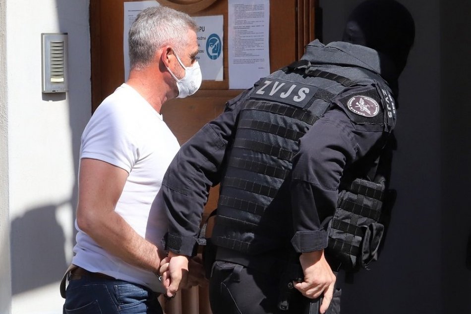 Ilustračný obrázok k článku Policajný exprezident Gašpar zostáva vo väzbe: S ním aj ďalšie známe mená, FOTO