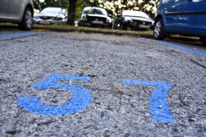 Ilustračný obrázok k článku Nájomné za parkovacie miesta v centrálnej mestskej zóne v Prievidzi sa zmení