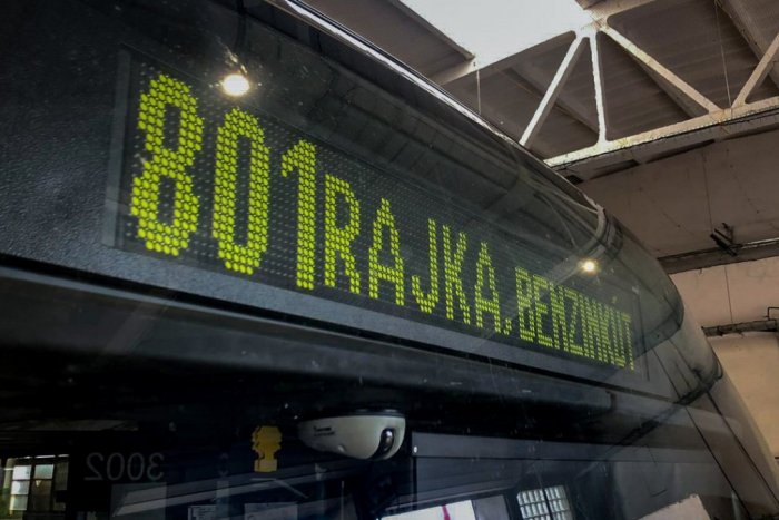 Ilustračný obrázok k článku Autobus z Bratislavy do Rajky je minulosťou. Ako sa dostanú Slováci za prácou?