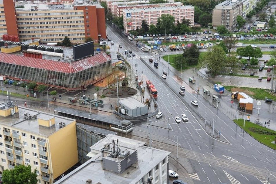 Ilustračný obrázok k článku FOTO: Nová tržnica sa Bratislavčanom mení pred očami. Čo ju ešte čaká?