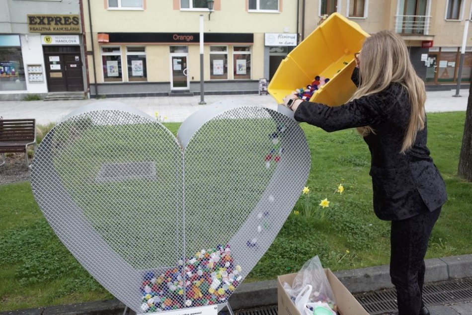 Ilustračný obrázok k článku Handlovské srdce pomoci: Skvelý nápad aj realizácia od mestskej polície, FOTO
