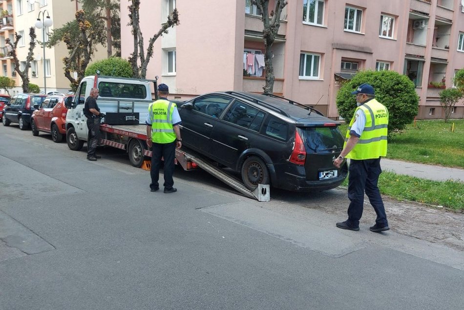 Ilustračný obrázok k článku Zo Zvolena zmizli ďalšie vraky: Na ktorých uliciach zavadzali? FOTO