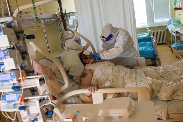 Ilustračný obrázok k článku Covid-19 v bystrickej nemocnici: Hospitalizovaných pacientov rapídne pribudlo
