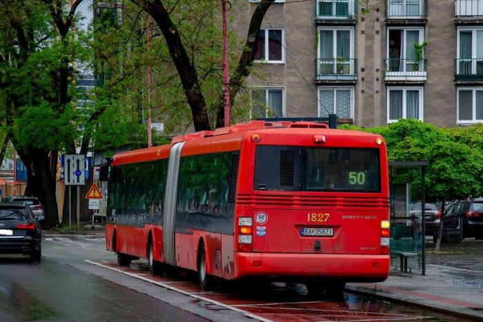 Ilustračný obrázok k článku Do MHD sa nás zmestí viac: Posilňujú sa vyťažené linky, tlačenica vraj nehrozí