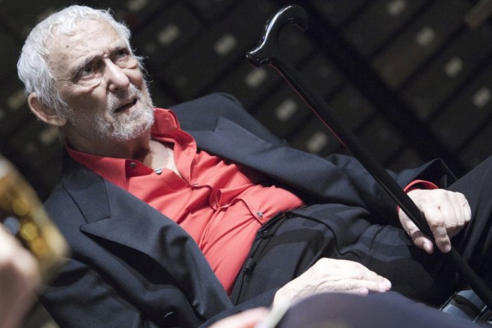 Ilustračný obrázok k článku Pred 80 rokmi sa v Bystrici narodil Dušan Lenci: Svoj život zasvätil divadlu, filmu a dabingu